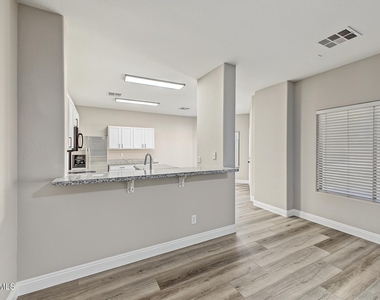 29212 N Shannon Drive - Photo Thumbnail 15