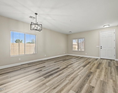 29212 N Shannon Drive - Photo Thumbnail 7