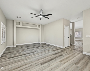 29212 N Shannon Drive - Photo Thumbnail 12