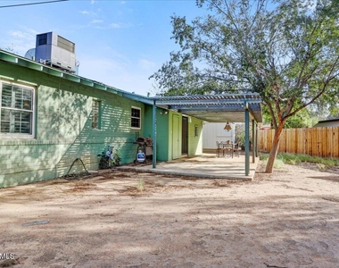 3026 N 15th Street - Photo Thumbnail 2