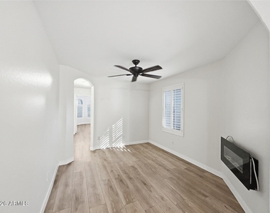 3211 E Kristal Way - Photo Thumbnail 14