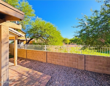 3211 E Kristal Way - Photo Thumbnail 23
