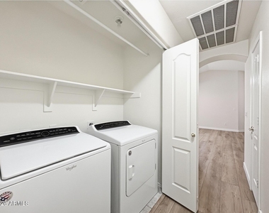3211 E Kristal Way - Photo Thumbnail 17