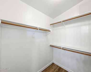 3211 E Kristal Way - Photo Thumbnail 11