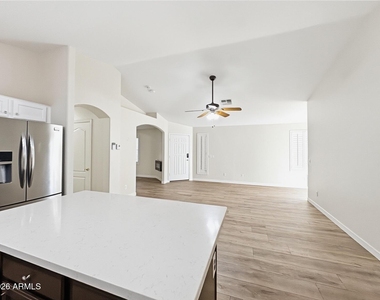 3211 E Kristal Way - Photo Thumbnail 7