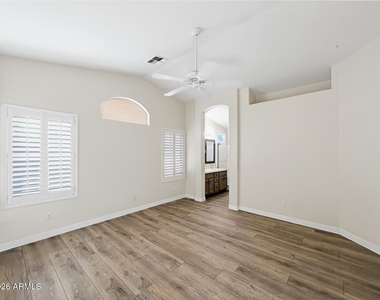3211 E Kristal Way - Photo Thumbnail 9