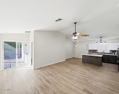 3211 E Kristal Way - Photo Thumbnail 3