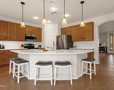 8335 W Molly Lane - Photo Thumbnail 8