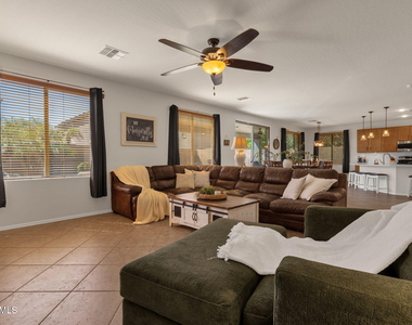 8335 W Molly Lane - Photo Thumbnail 6