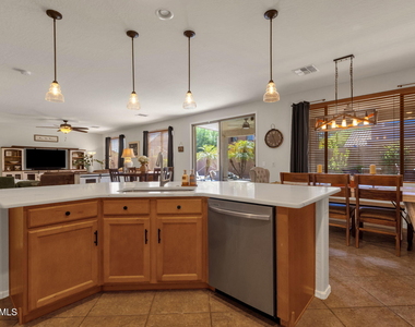 8335 W Molly Lane - Photo Thumbnail 10