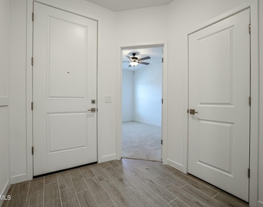 7813 N 80th Avenue - Photo Thumbnail 23