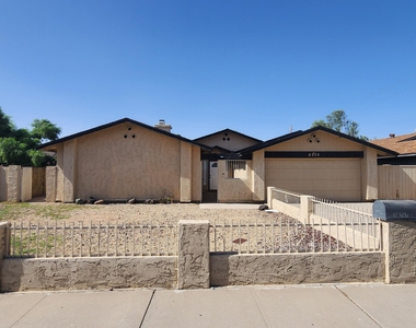 8926 N 55th Avenue - Photo Thumbnail 11
