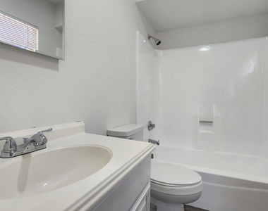 8926 N 55th Avenue - Photo Thumbnail 8