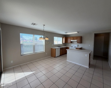 2881 E Cherry Hills Drive - Photo Thumbnail 3