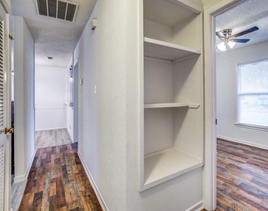 533 Nw Lorna Street - Photo Thumbnail 15