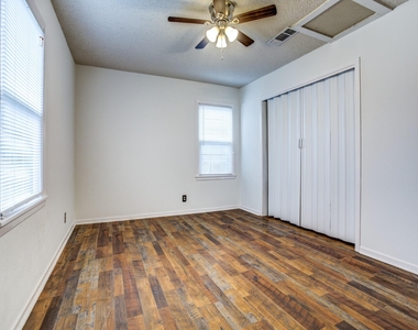 533 Nw Lorna Street - Photo Thumbnail 17
