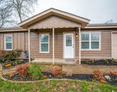 533 Nw Lorna Street - Photo Thumbnail 2