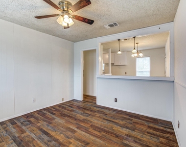 533 Nw Lorna Street - Photo Thumbnail 6