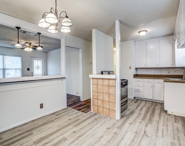 533 Nw Lorna Street - Photo Thumbnail 10