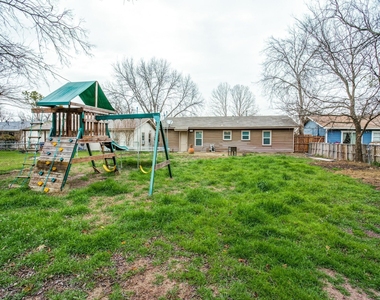 533 Nw Lorna Street - Photo Thumbnail 24