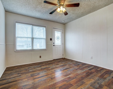 533 Nw Lorna Street - Photo Thumbnail 4