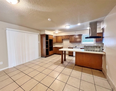 219 Rockaway Drive - Photo Thumbnail 6