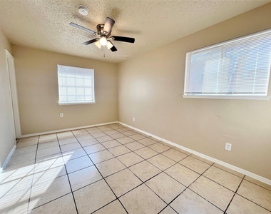 219 Rockaway Drive - Photo Thumbnail 9