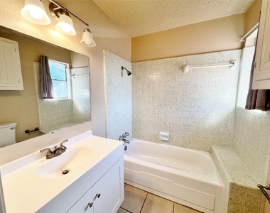 219 Rockaway Drive - Photo Thumbnail 16