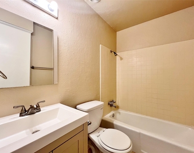 219 Rockaway Drive - Photo Thumbnail 13