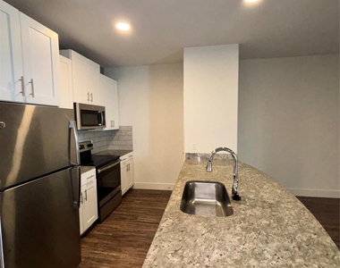 260 Davis Street - Photo Thumbnail 5