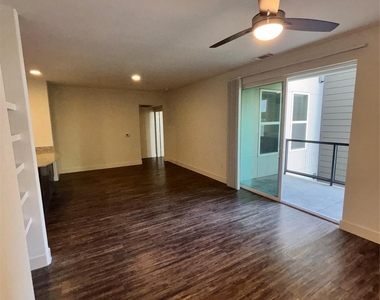 260 Davis Street - Photo Thumbnail 2