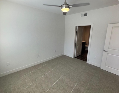 260 Davis Street - Photo Thumbnail 7