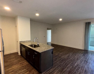 260 Davis Street - Photo Thumbnail 3