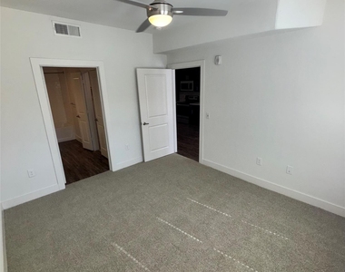 260 Davis Street - Photo Thumbnail 8