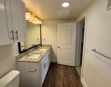 260 Davis Street - Photo Thumbnail 16