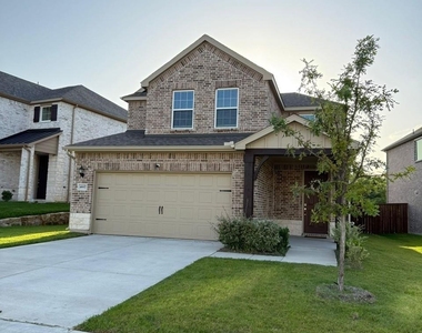 4617 Golden Gate Way - Photo Thumbnail 2