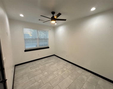 300 Avenue B - Photo Thumbnail 8