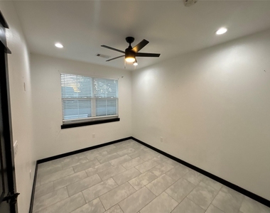 300 Avenue B - Photo Thumbnail 9