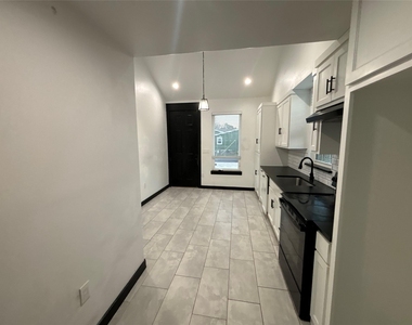 300 Avenue B - Photo Thumbnail 19