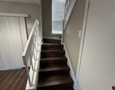 2119 Park Willow Lane - Photo Thumbnail 6