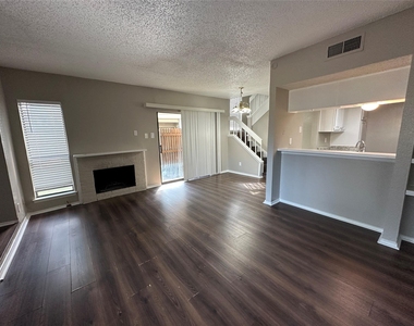 2119 Park Willow Lane - Photo Thumbnail 3