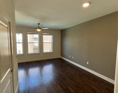 260 Davis Street - Photo Thumbnail 7