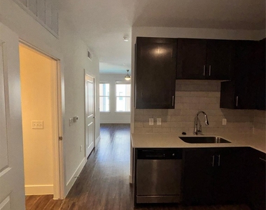260 Davis Street - Photo Thumbnail 2