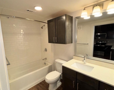 260 Davis Street - Photo Thumbnail 9