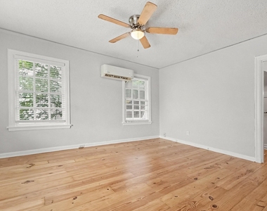 4026 Holland Avenue - Photo Thumbnail 2