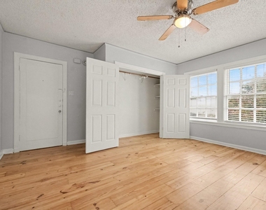 4026 Holland Avenue - Photo Thumbnail 12