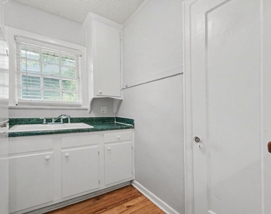 4026 Holland Avenue - Photo Thumbnail 7