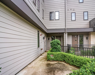 6100 Hudson Street - Photo Thumbnail 14