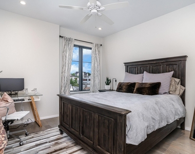 6100 Hudson Street - Photo Thumbnail 12