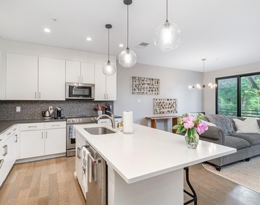 6100 Hudson Street - Photo Thumbnail 5